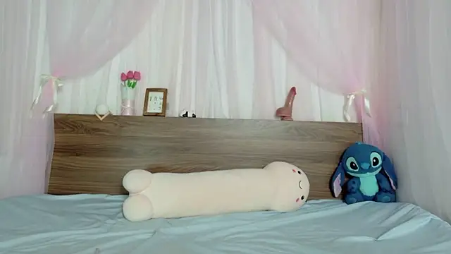 Snapshot of shy_pink_doll chatting on 07/13/26, 03:26 shy pink doll online show from 07/13/26, 03:26
