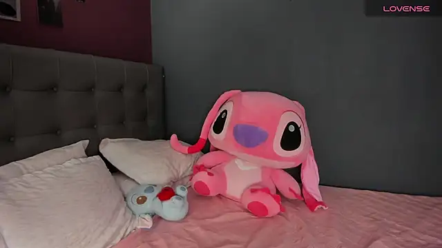 Charlotte james1 online show from 04/14/26, 12:38