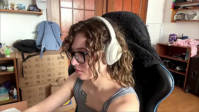 PillowPeachX online show from 05/15/26, 09:16