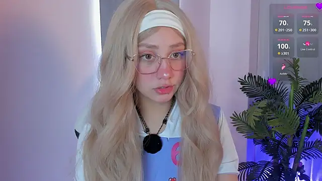 Snapshot of sweett_fire chatting on 05/19/26, 06:03 sweett fire online show from 05/19/26, 06:03