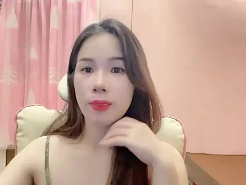 Snapshot of Luna3579 chatting on 07/17/26, 04:23 Luna3579 online show from 07/17/26, 04:23