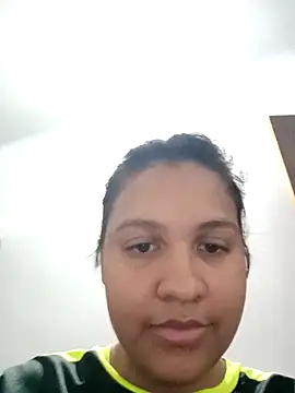 Snapshot of MariasPx chatting on 04/15/26, 05:03 MariasPx online show from 04/15/26, 05:03