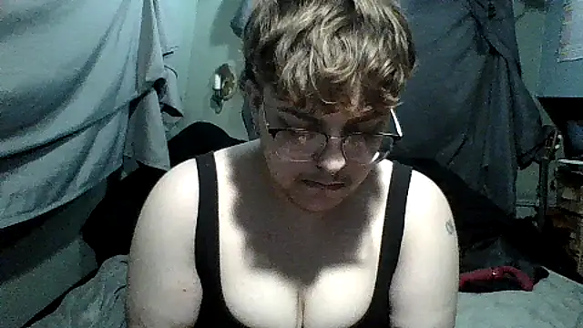 Snapshot of BashfulEmby chatting on 04/14/26, 03:34 BashfulEmby online show from 04/14/26, 03:34