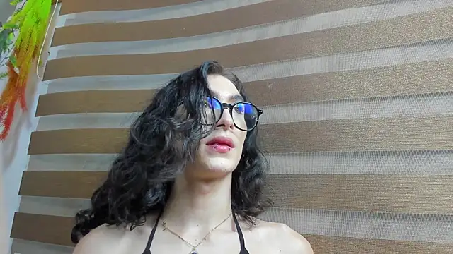 Snapshot of Shammy_rosse chatting on 06/27/26, 02:38 Shammy rosse online show from 06/27/26, 02:38