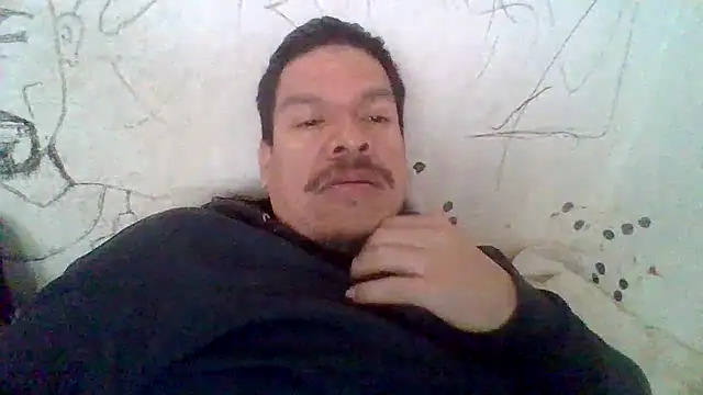 Snapshot of Oskr2024XXX chatting on 11/25/25, 07:03 Oskr2024XXX online show from 11/25/25, 07:03