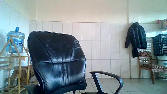 Snapshot of Oskr2024XXX chatting on 01/10/26, 09:30 Oskr2024XXX online show from 01/10/26, 09:30