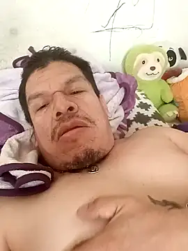 Snapshot of Oskr2024XXX chatting on 04/11/26, 05:17 Oskr2024XXX online show from 04/11/26, 05:17