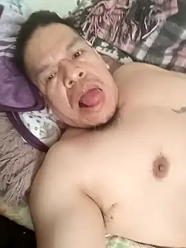 Snapshot of Oskr2024XXX chatting on 04/15/26, 06:04 Oskr2024XXX online show from 04/15/26, 06:04