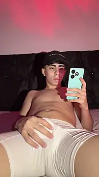 Snapshot of michaell_twinkk chatting on 04/26/26, 10:40 michaell twinkk online show from 04/26/26, 10:40