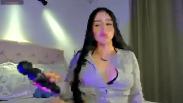 holly444  online show from 05/23/26, 03:12