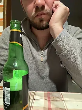 sKizzo69  online show from 04/17/26, 08:56