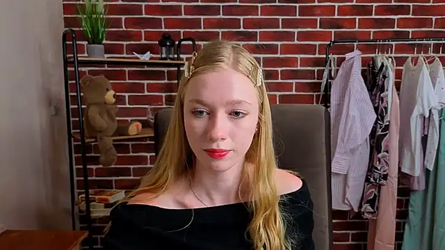 Snapshot of TerriiMiller chatting on 04/20/26, 11:02 TerriiMiller online show from 04/20/26, 11:02