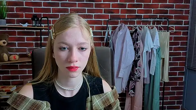 Snapshot of TerriiMiller chatting on 04/24/26, 09:34 TerriiMiller online show from 04/24/26, 09:34