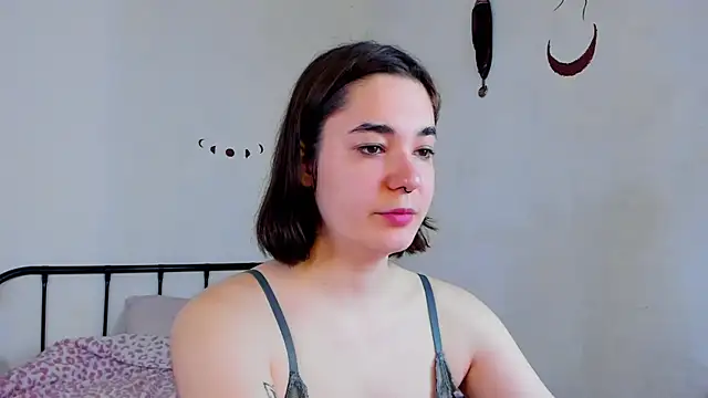 Snapshot of LiyaFly chatting on 05/18/26, 05:35 LiyaFly online show from 05/18/26, 05:35