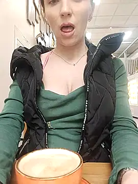 Snapshot of Naughty_Queen0 chatting on 04/19/26, 11:07 Naughty Queen0 online show from 04/19/26, 11:07