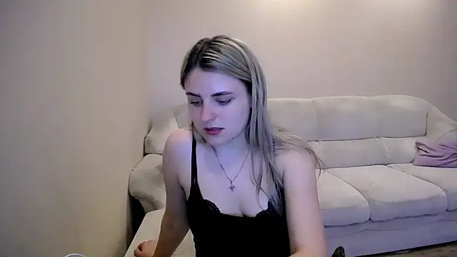 Snapshot of _shy_sabrina__ chatting on 05/21/26, 04:25 shy sabrina online show from 05/21/26, 04:25