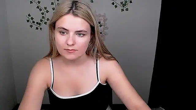 Snapshot of _shy_sabrina__ chatting on 07/07/26, 01:15 shy sabrina online show from 07/07/26, 01:15