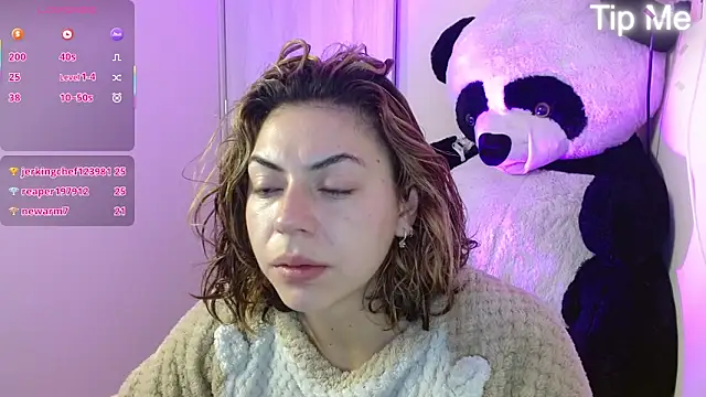 Snapshot of aprildumont chatting on 04/30/26, 12:44 aprildumont online show from 04/30/26, 12:44