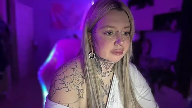 Snapshot of Chibiis chatting on 04/20/26, 08:43 Chibiis online show from 04/20/26, 08:43