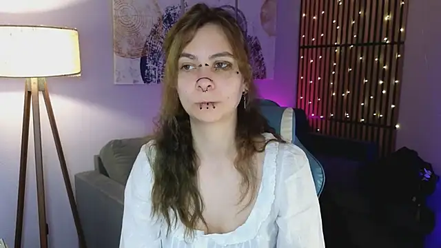 Snapshot of carter_flower chatting on 04/20/26, 11:57 carter flower online show from 04/20/26, 11:57