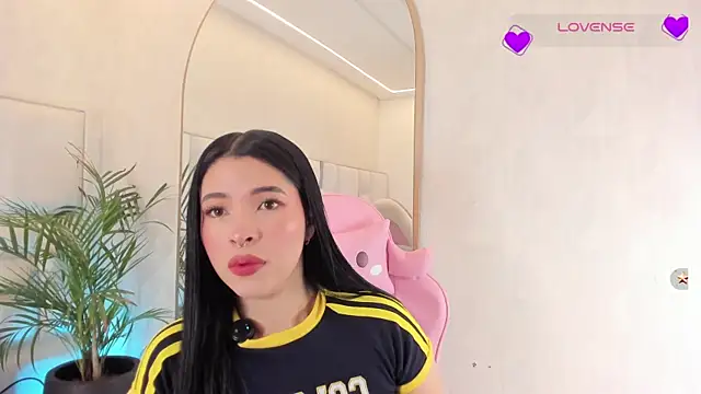 Snapshot of imnikaa_ chatting on 06/27/26, 02:23 imnikaa online show from 06/27/26, 02:23