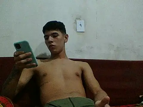 Kisandrel online show from 04/18/26, 02:43