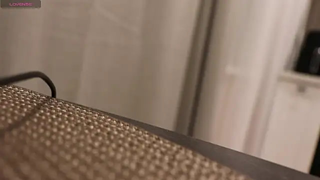 ellyellow online show from 04/16/26, 08:53