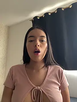 Snapshot of Annyrosse00 chatting on 04/22/26, 07:15 Annyrosse00 online show from 04/22/26, 07:15