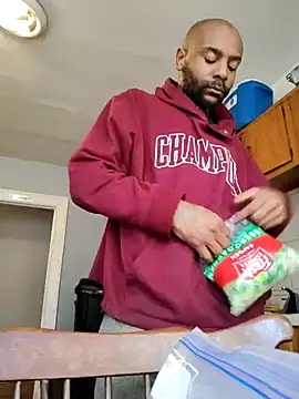 Snapshot of awwbabyyes77 chatting on 04/21/26, 02:45 awwbabyyes77 online show from 04/21/26, 02:45