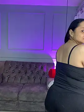 Snapshot of Catalinaa_luz chatting on 04/15/26, 12:12 Catalinaa luz online show from 04/15/26, 12:12