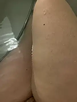 valee02 online show from 04/17/26, 11:35