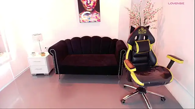 Zoe M00n online show from 05/13/26, 12:35