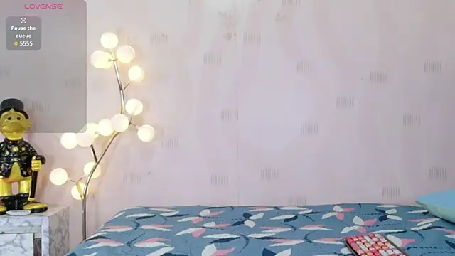 dominikk018 online show from 06/03/26, 01:14