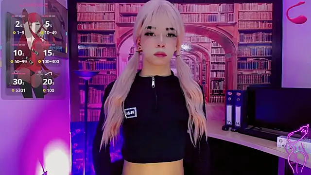 Snapshot of moon_sweet- chatting on 04/18/26, 03:21 moon sweet- online show from 04/18/26, 03:21