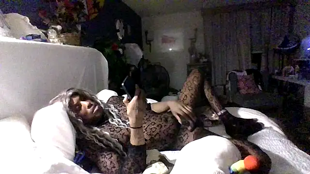 Snapshot of Dicksee_Left chatting on 04/21/26, 05:36 Dicksee Left online show from 04/21/26, 05:36