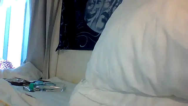 Snapshot of Dicksee_Left chatting on 06/24/26, 07:35 Dicksee Left online show from 06/24/26, 07:35