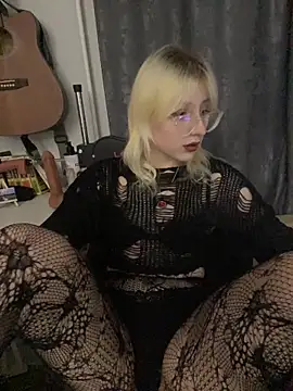 Snapshot of Blondie_Picxel__ chatting on 04/25/26, 12:46 Blondie Picxel online show from 04/25/26, 12:46