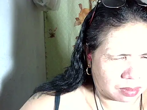 Snapshot of HottyCurlyPeanut chatting on 04/24/26, 01:57 HottyCurlyPeanut online show from 04/24/26, 01:57