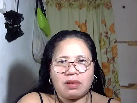 Snapshot of HottyCurlyPeanut chatting on 06/12/26, 01:21 HottyCurlyPeanut online show from 06/12/26, 01:21