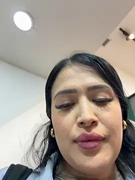 Sara fun online show from 03/17/25, 11:54