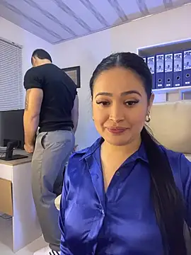 Sara fun online show from 11/29/25, 05:21