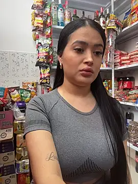 Sara fun online show from 12/15/25, 04:22