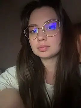 Snapshot of Aitana_Magic chatting on 04/15/26, 02:24 Aitana Magic online show from 04/15/26, 02:24