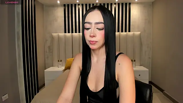 Snapshot of PaulineSanz chatting on 06/16/26, 07:05 PaulineSanz online show from 06/16/26, 07:05