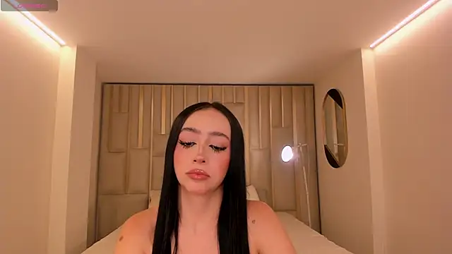Snapshot of PaulineSanz chatting on 06/25/26, 07:07 PaulineSanz online show from 06/25/26, 07:07