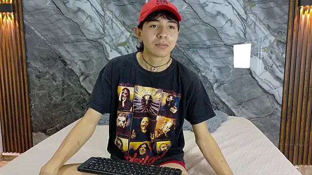 NoahWalker   online show from 05/05/26, 11:07
