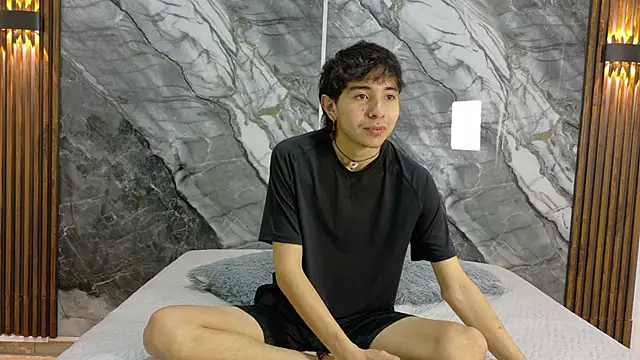 NoahWalker   online show from 05/27/26, 11:07