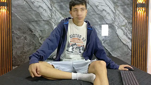NoahWalker   online show from 06/02/26, 11:01
