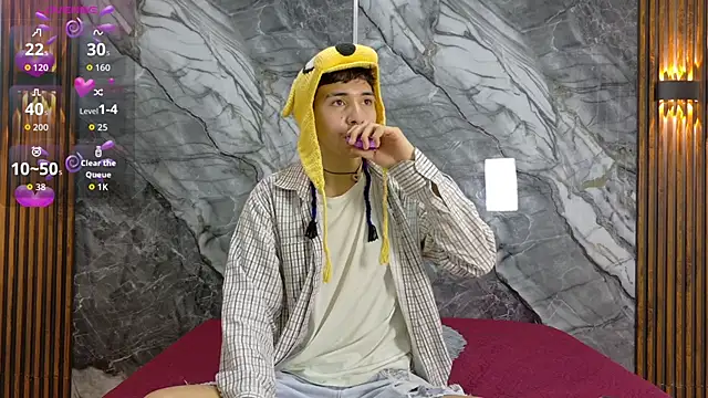 NoahWalker   online show from 06/13/26, 11:08