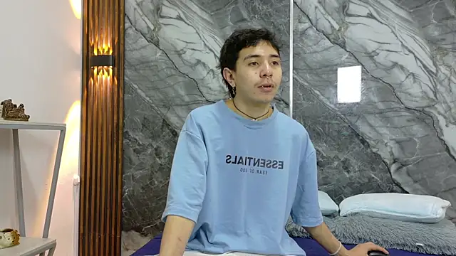 NoahWalker   online show from 07/07/26, 11:25